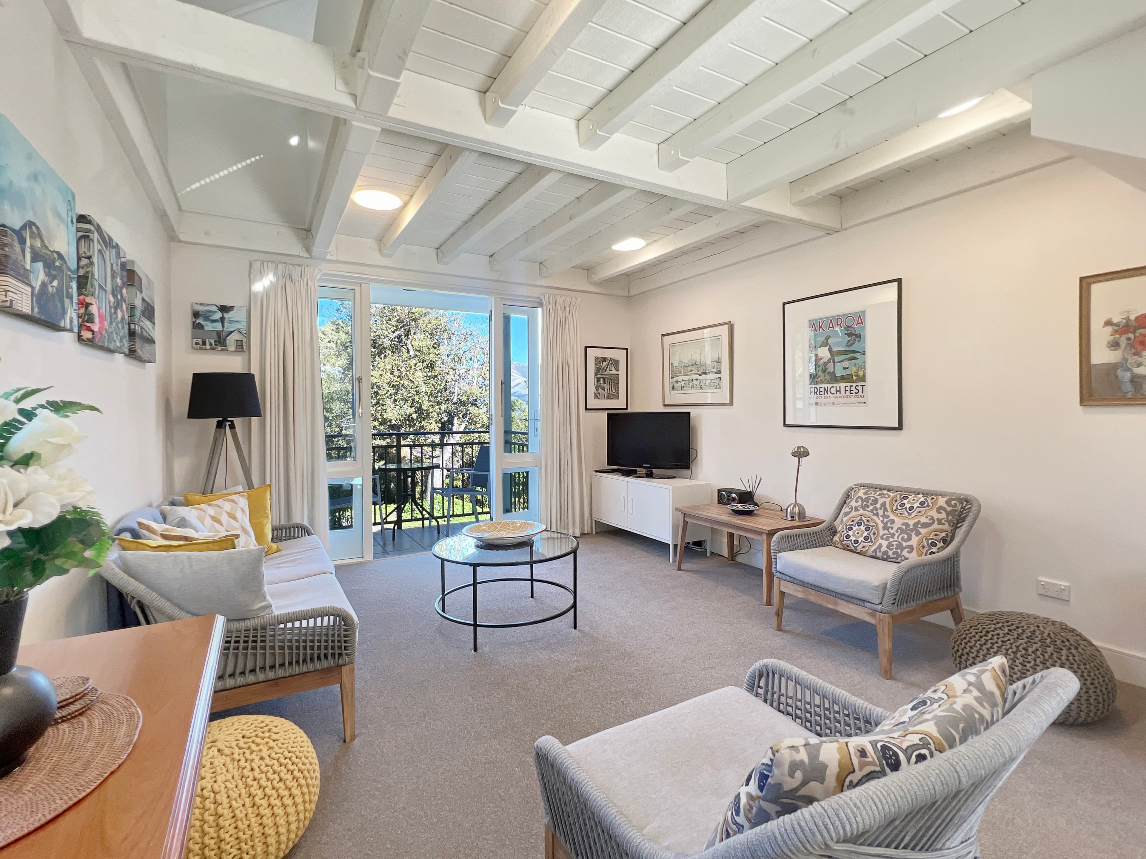 Apt. 35 / Bruce Apartments