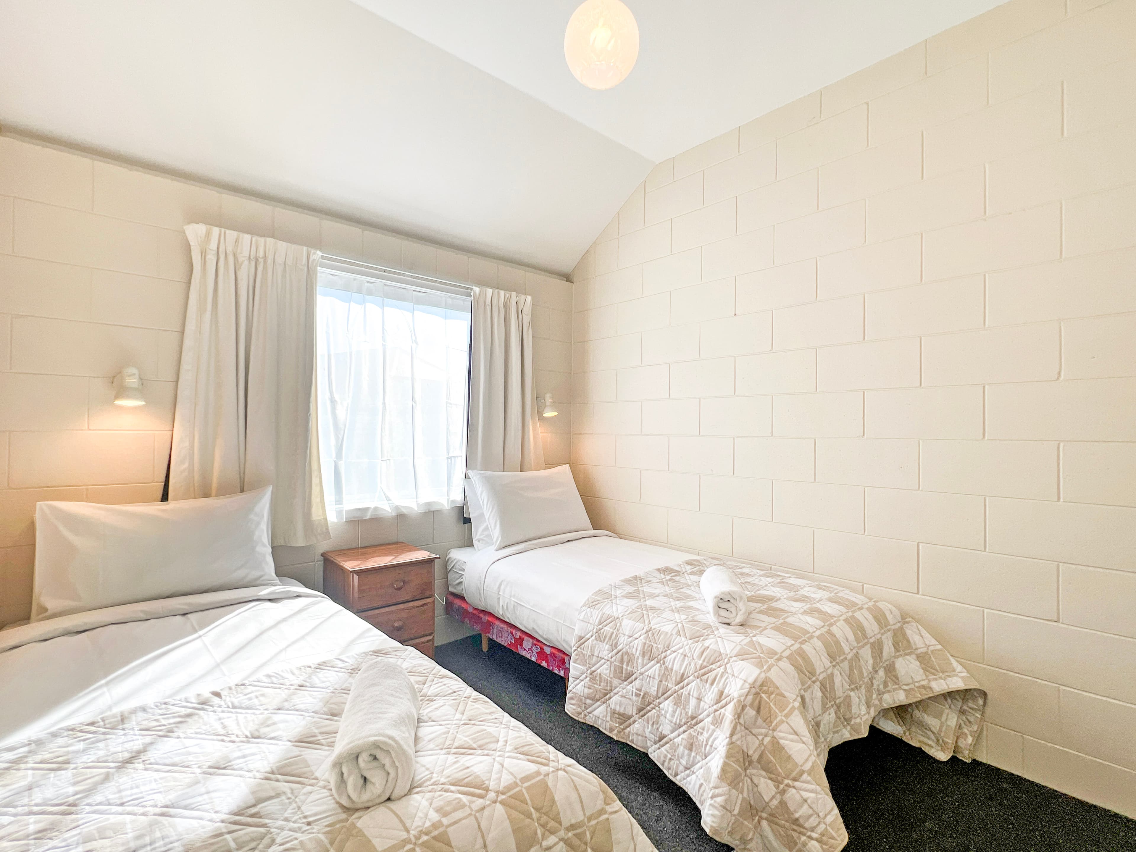 Unit 58 / La Voyageur Apartments - Holiday rental property in Akaroa